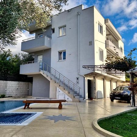 Villa Holiday Apartments Бар Екстериор снимка