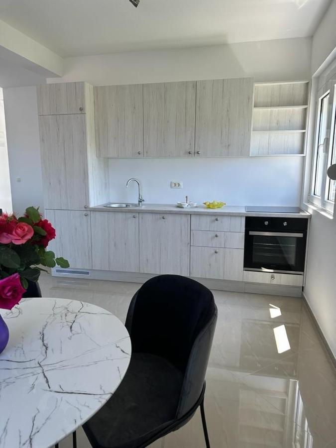Villa Holiday Apartments Бар Екстериор снимка