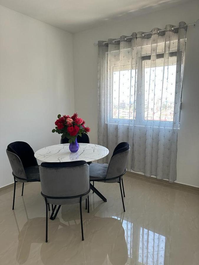 Villa Holiday Apartments Бар Екстериор снимка